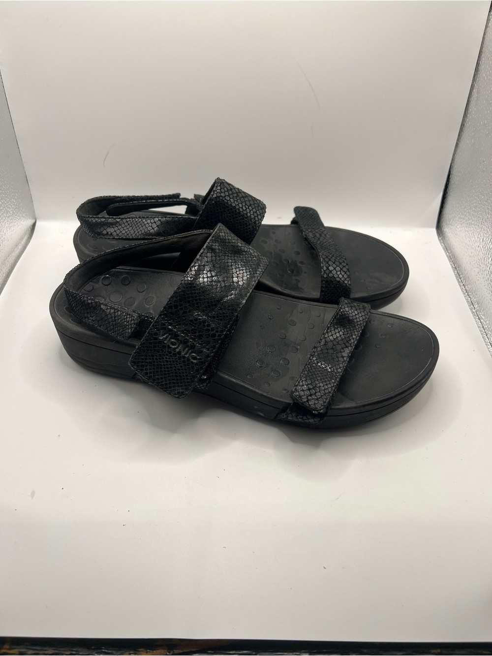 Vionic Black Textured Strap Sandals - Picture 3 of 9